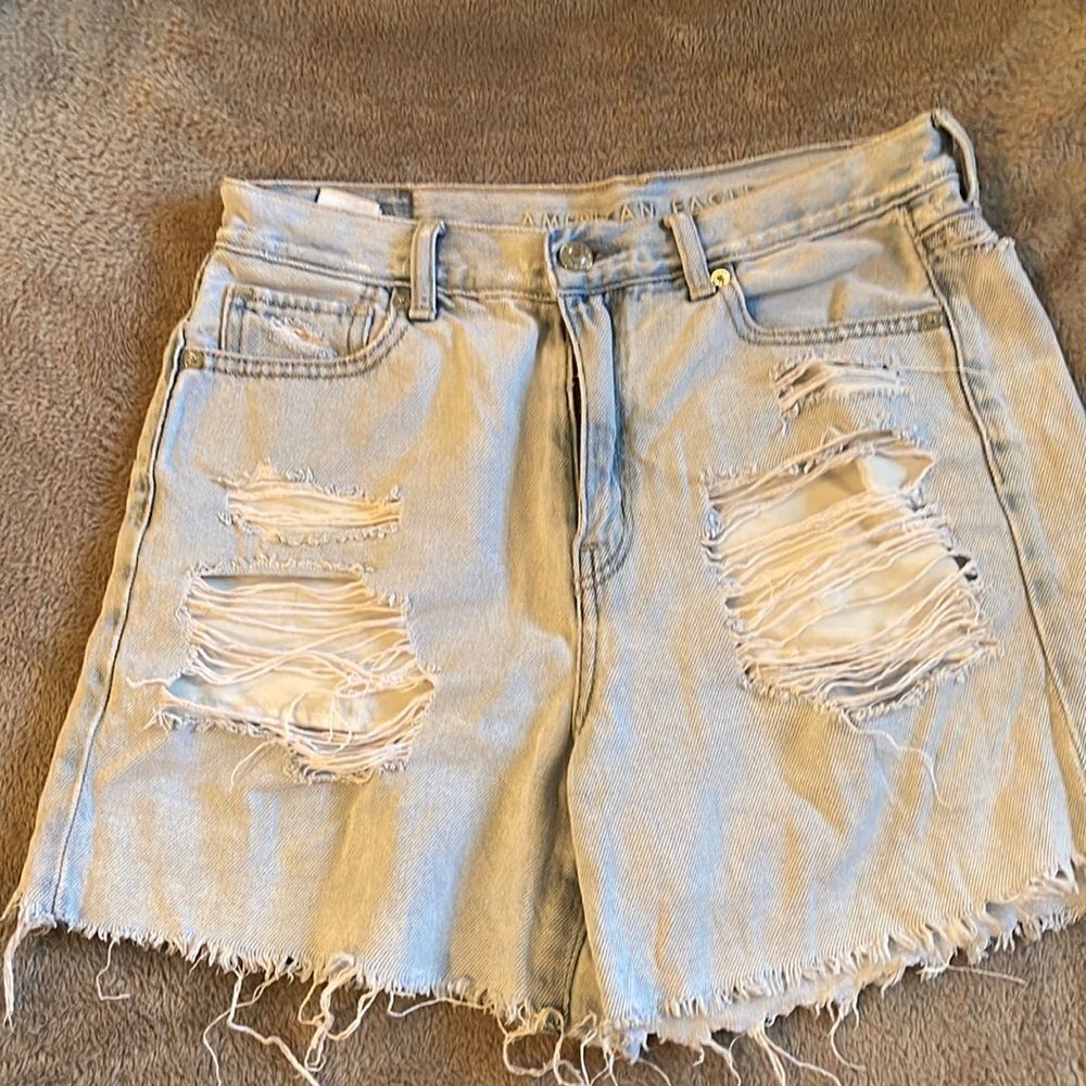 American Eagle cut off ripped jean shorts